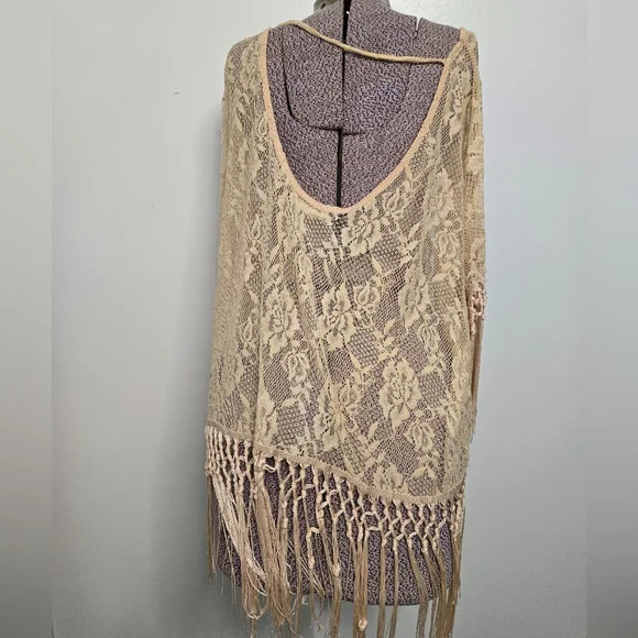 Staring at Stars Bohemian Style Tan Floral Lace Fringe Trim Blouse Top SZ Large - Picture 3 of 5